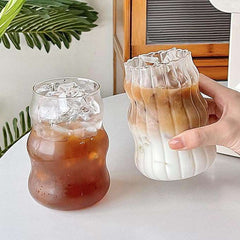 Wavy-Ribbed Amber Glass Drink Tumblers with Bamboo Lids and Straws - IDEALSTORES
